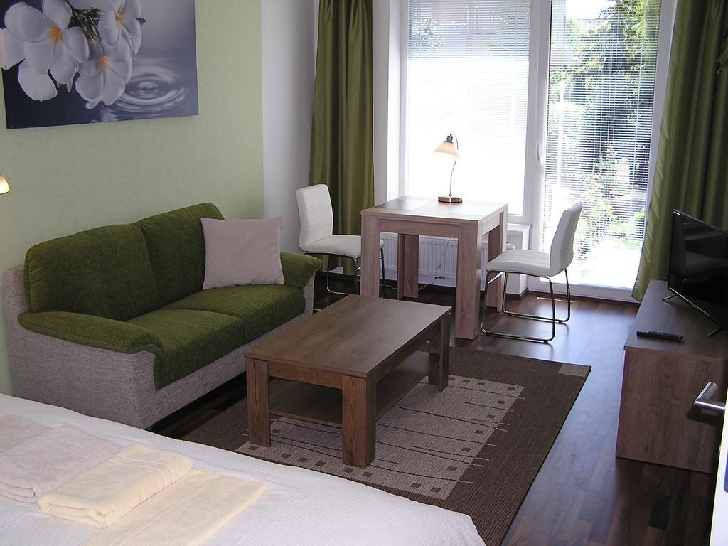 恭达公寓 Hradec Králové 外观 照片