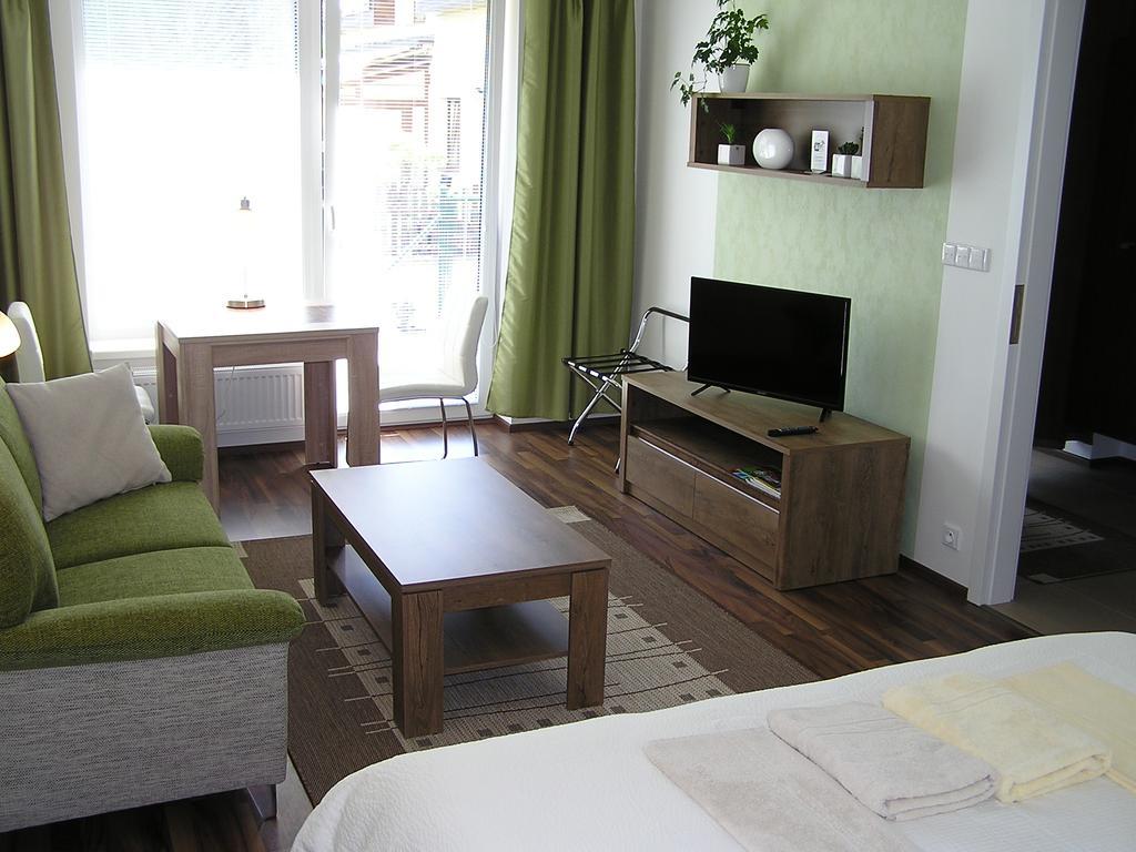恭达公寓 Hradec Králové 外观 照片